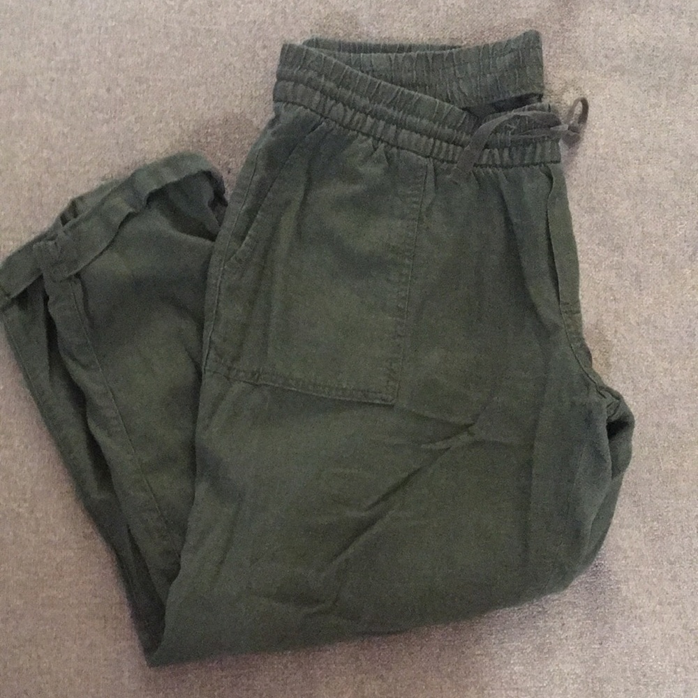 Green old navy crop pants